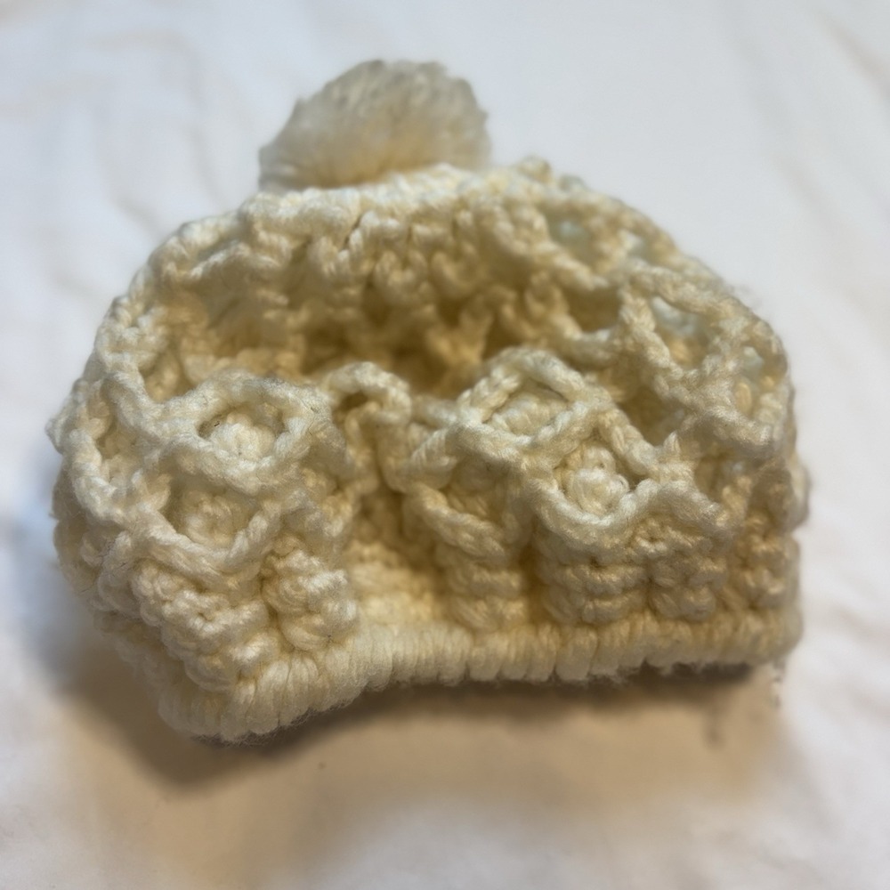 Vintage 70s Betmar New York Paris Crochet Knit Beret